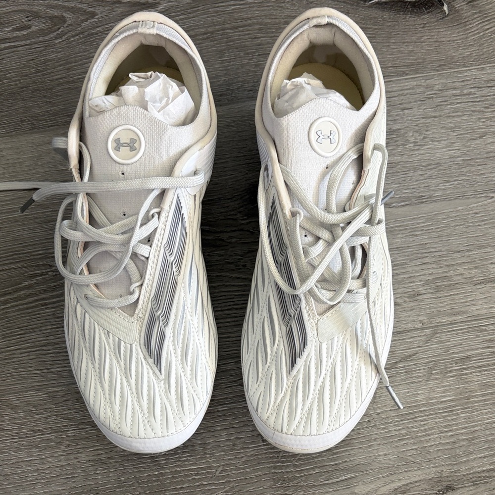 Under Armour Cream and Gray Athletic Shoes